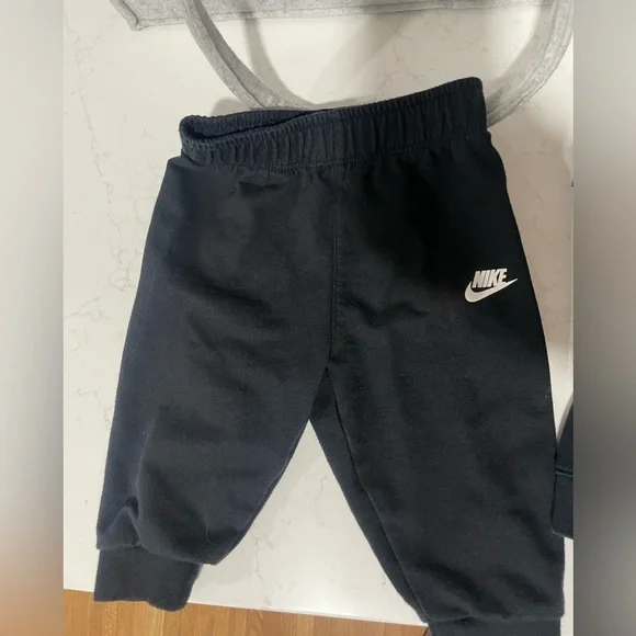 NIKE Baby Hoodie & Pants Set- Black - Picture 3 of 4